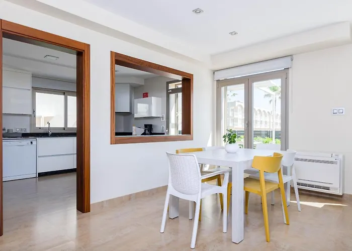 Yourhouse Antonia, Sea View House With Terrace 펜션